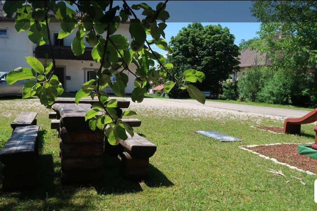 Gruener Baum Ferienwohnung Gampern Exterior foto